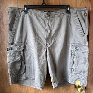 NWT Men’s Lee Wyoming Cargo Shorts Gray Size 48